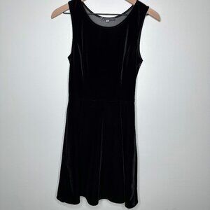 VELVET BY GRAHAM & SPENCER Black Velvety Cocktail Mini Dress / Size M